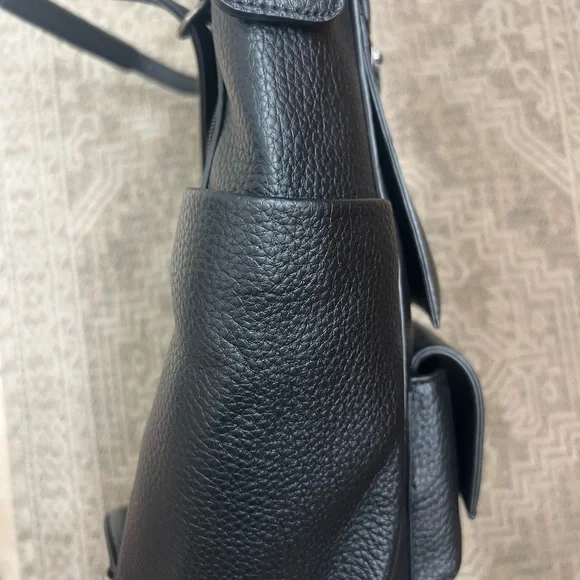 Wrangler Black Pebbled Leather Backpack with Tan Logo Patch - Picture 4 of 7